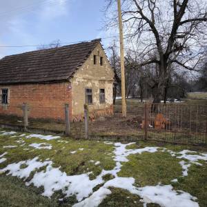 Kuća za rušenje, dvorište, vrt, voćnjak, oranica- imanje u Beljevini