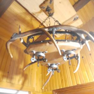 Luster od jelenskih rogova