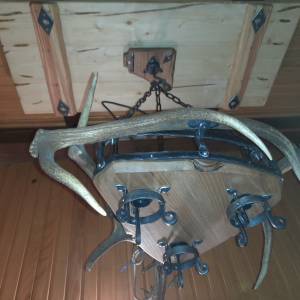 Luster od jelenskih rogova