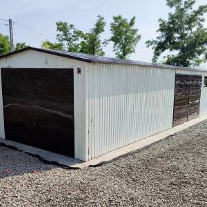Metalna garaža 3,5x12m – bijela/tamnosmeđa