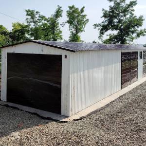 Metalna garaža 3,5x12m – bijela/tamnosmeđa