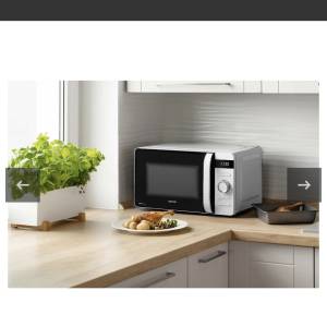 Mikrovalna pećnica Sencor5017 ,17l 800w,malo korištena