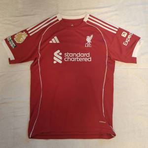 Mo Salah Liverpool 25/26 L domaci dres