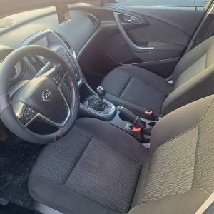 Opel Astra 1.7 CDTI, model 2015.