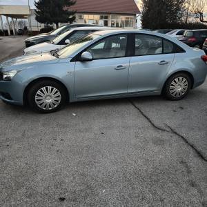 Prodaja zbog viska automobila