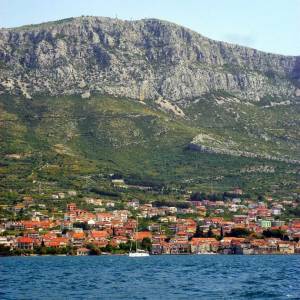 Prodaje se atraktivno građevinsko zemljište