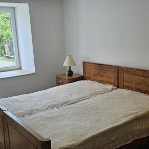 PRODAJEM ANTIKNI NAMJEŠTAJ (Oštećeni)