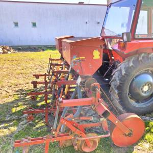 Prodajem imt 542 i kultivator za kukuruz 4 reda