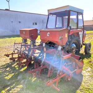 Prodajem imt 542 i kultivator za kukuruz 4 reda