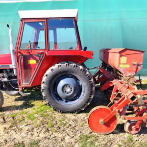 Prodajem imt 542 i kultivator za kukuruz 4 reda