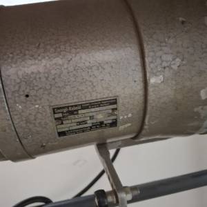 Prodaju se industrijski strojevi