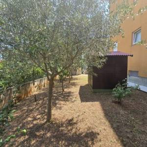 Pula - Monvidal, 4-sobni stan 128m2, terasa, 2. kat, otvoreni pogled