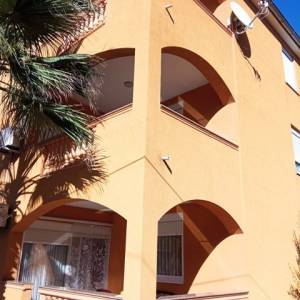 Pula- Monvidal stan 128m2 + stan 46m2, terasa, dvorište, PM