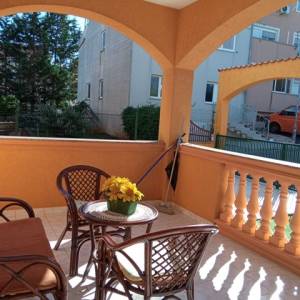 Pula- Monvidal stan 128m2 + stan 46m2, terasa, dvorište, PM