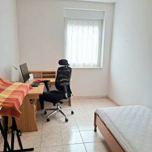 Pula - Monvidal ( Studenčeva ) 4-sobni stan 128m2, terasa, 1.kat