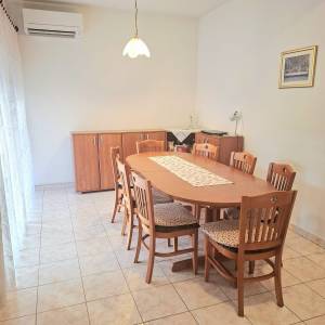 Pula - Monvidal ( Studenčeva ) 4-sobni stan 128m2, terasa, 1.kat