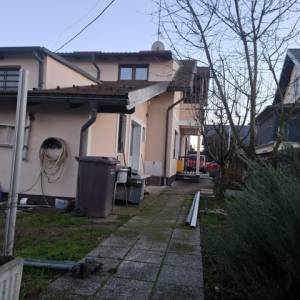 Sesvete - samostojeća katnica, 4-sobni + 3-sobni + garsonijera, terase