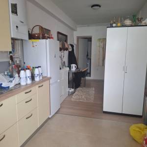 Sesvete - samostojeća katnica, 4-sobni + 3-sobni + garsonijera, terase