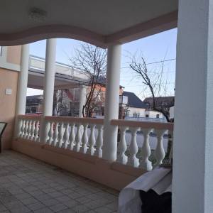 Sesvete - samostojeća katnica, 4-sobni + 3-sobni + garsonijera, terase