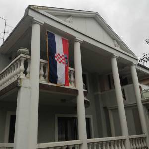 Sesvete - samostojeća katnica, 4-sobni + 3-sobni + garsonijera, terase