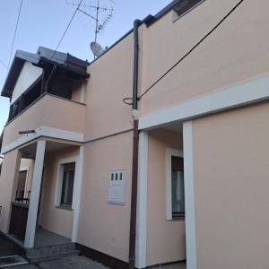 Sesvete - samostojeća katnica, 4-sobni + 3-sobni + garsonijera, terase