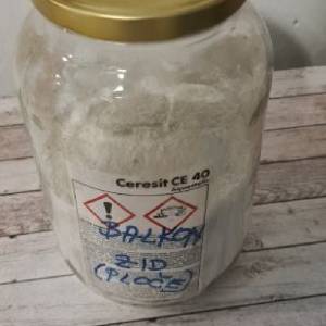 Smjesa za fuge. Bijelo- bež boja.