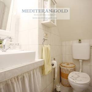 Split, Varoš, prodaje se kompletno renovirana i opremljena kamena kuća