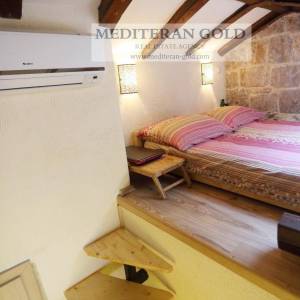 Split, Varoš, prodaje se kompletno renovirana i opremljena kamena kuća