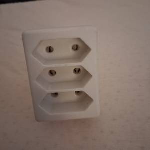 T utikač- 3 ista utikača