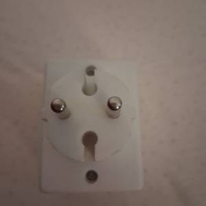 T utikač- 3 ista utikača