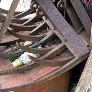 Traktorski utovarivač bager