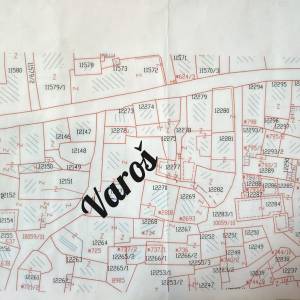 VAROŠ - 2 stana pogled na more, dvor i potencijal nadogradnje