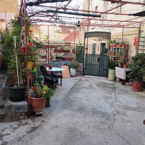 VAROŠ - 2 stana pogled na more, dvor i potencijal nadogradnje