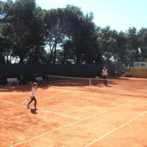 ZABLAĆE (1. red do mora): Resort; Vila, bazen, apartmani, tenis teren