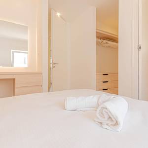 ZABLAĆE (1. red do mora): Resort; Vila, bazen, apartmani, tenis teren