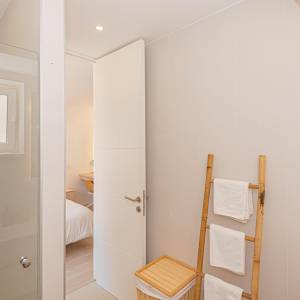 ZABLAĆE (1. red do mora): Resort; Vila, bazen, apartmani, tenis teren