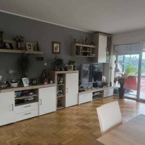 Zagreb - G.Vrapče, 2-sobni stan 65m2, balkon, 2VPM