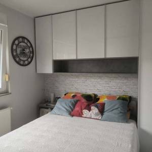 Zagreb - G.Vrapče, 2-sobni stan 65m2, balkon, 2VPM