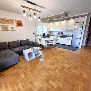 Zagreb - G.Vrapče, 2-sobni stan 65m2, balkon, 2VPM