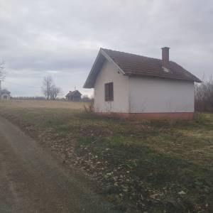 Zemljište s kućom za odmor