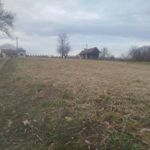 Zemljište s kućom za odmor