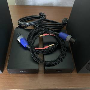 Amphion One15 studijski zvučnici sa Amp100 pojačalom i kablovima