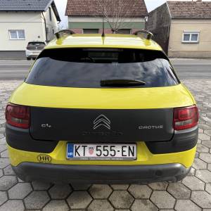 Citroën C4 Cactus SHINE 1,6 BlueHDi - NOVA REGA, NAVIGACIJA, UREDAN