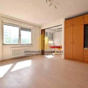 Dvosoban stan 64 m² u Prečkom – renoviran, svetao, odlična lokacija