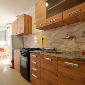 Dvosoban stan 64 m² u Prečkom – renoviran, svetao, odlična lokacija