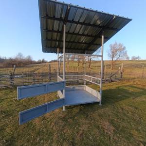 Hranilica s krovom za ovce, konje, krave...