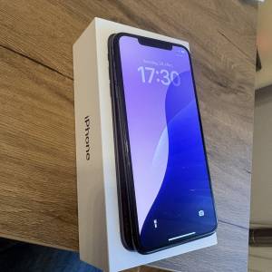 iPhone Xs Max  Space Gray