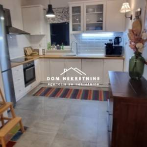 IZNAJMLJUJE SE STAN U MAKARSKOJ