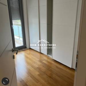 IZNAJMLJUJE SE STAN U ZAGREBU ( VRHOVEC )