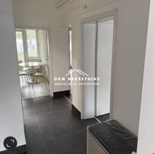 IZNAJMLJUJE SE TROSOBNI STAN U CENTRU OSIJEKA